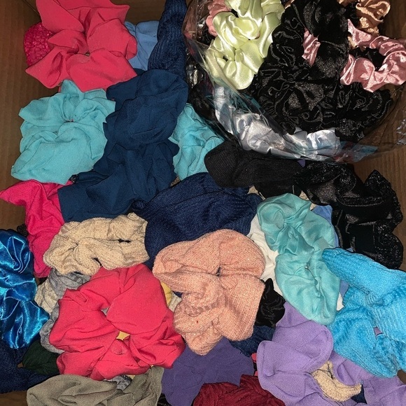 Random Assorted 100 Hair Tie Scrunchies Mixed Lot - Picture 10 of 14
